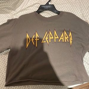 def leopard cropped t-shirt